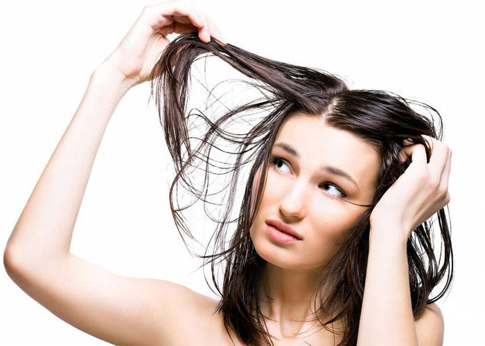 Prodotti per capelli secchi: consigli per scegliere i migliori per idratare e nutrire i capelli